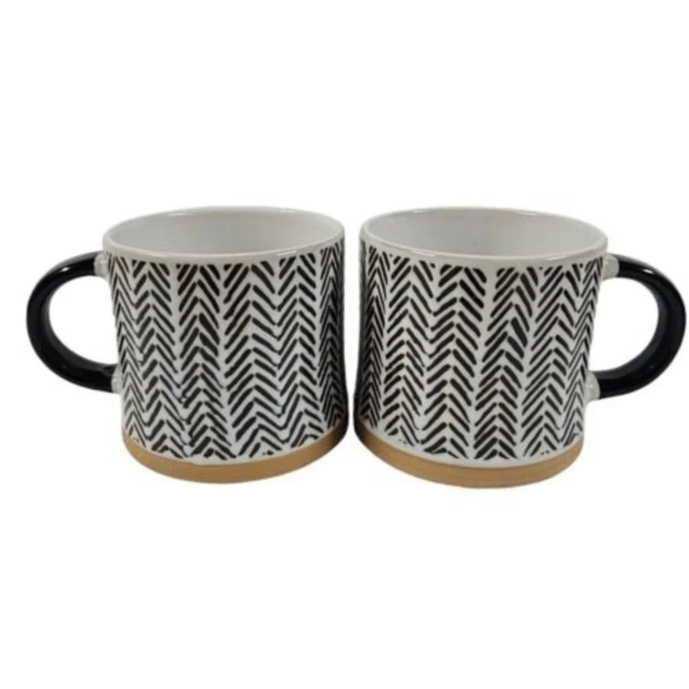 (2) Southwestern Coffee Mugs Black‎ White Chavron Tuscan Villa